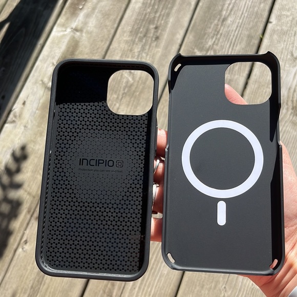Black Incipio IPhone 13 case with MagSafe charging abilities - Picture 4 of 4